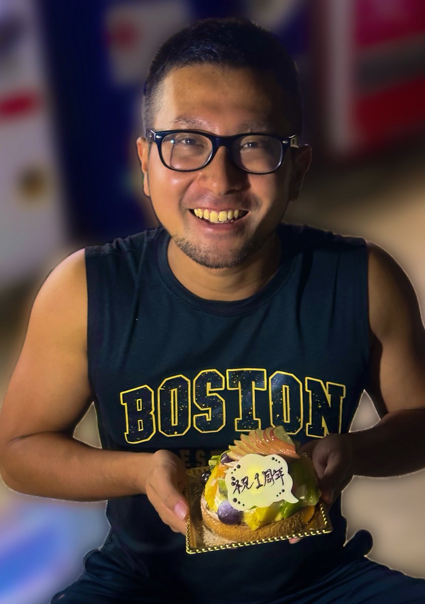 記念にケーキ買って会いに行ってきた🚗