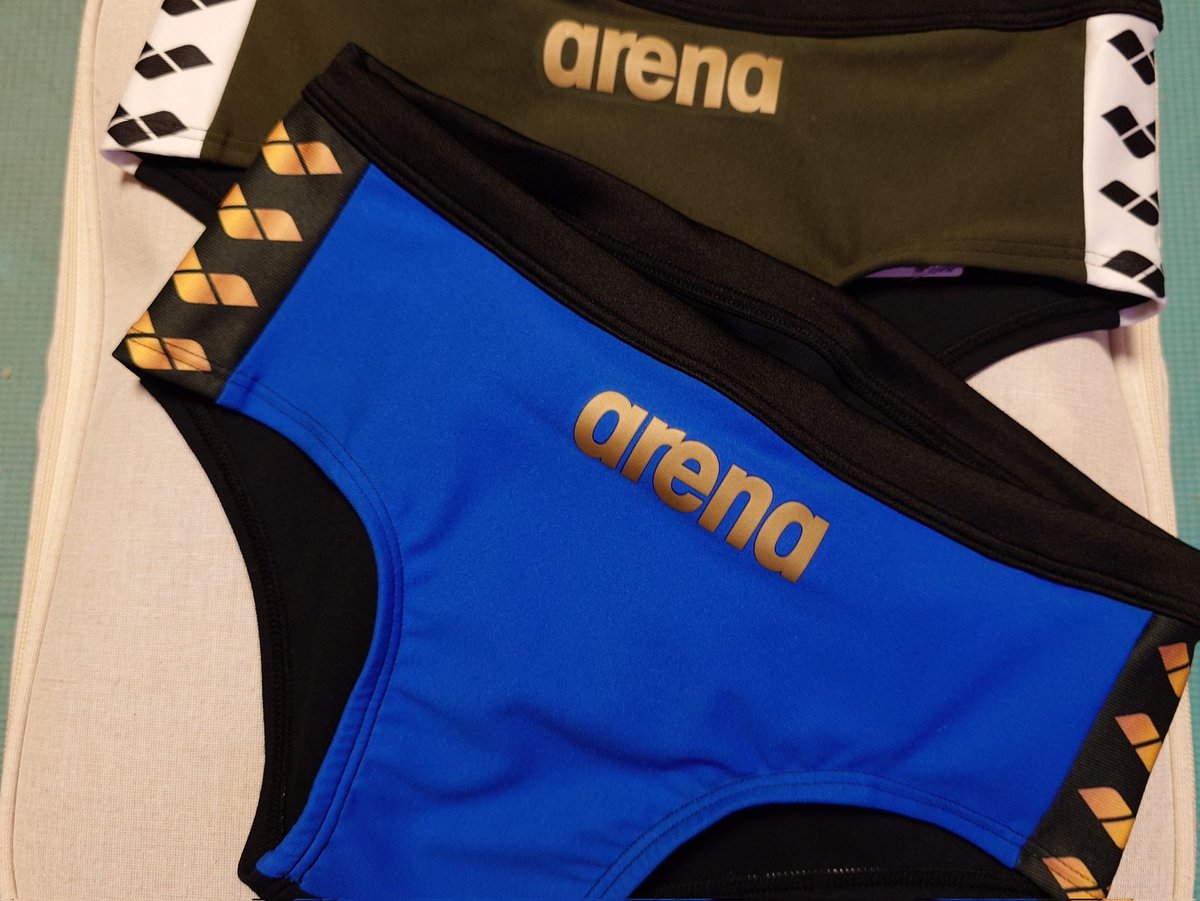 ブラジルに勝つ🇯🇵、という記念の日に早くも届きました🩲
デサントさん仕事早い😊
グリーンバックの背景だったらカーキもっと鮮やかに映えたかな？
ブルーも綺麗だね✨
明るめで撮ると1枚目の感じになりですが、実際の見た目は2、3枚目が近いです

着用はまた後日に
#arena #Vタフ #新作