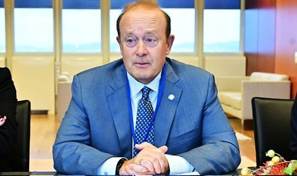 $343K/yr president <a href="/CNSC_CCSN/">Canadian Nuclear Safety Commission</a> awards himself 85% hike in travel &amp; hospitality budget, admits "elevated risk" if taxpayers find out: "Departments have been asked to reduce spending."  
blacklocks.ca/no-cuts-here-i… #cdnpoli