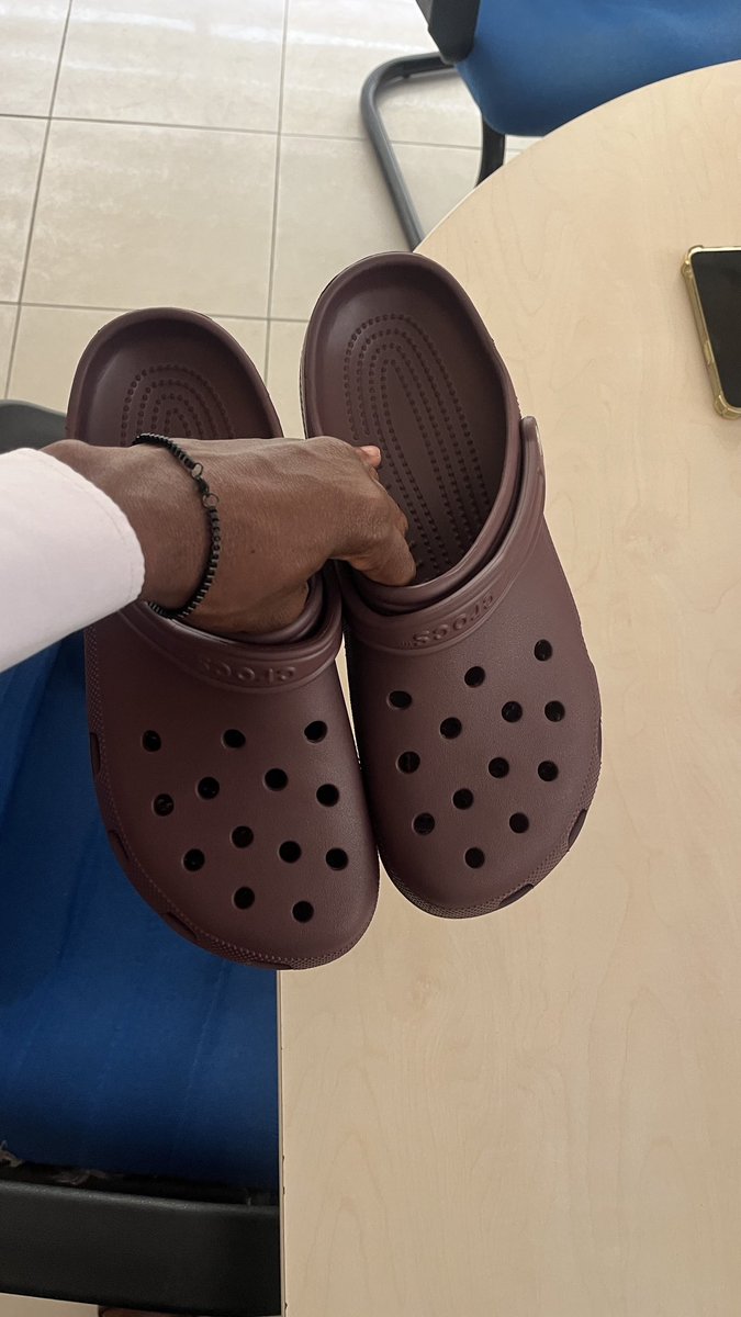 leumaskale's tweet photo. CLASSIC CROCS 

SIZE 47/48

GHS 350 only. https://t.co/FsCtBMQkjI
