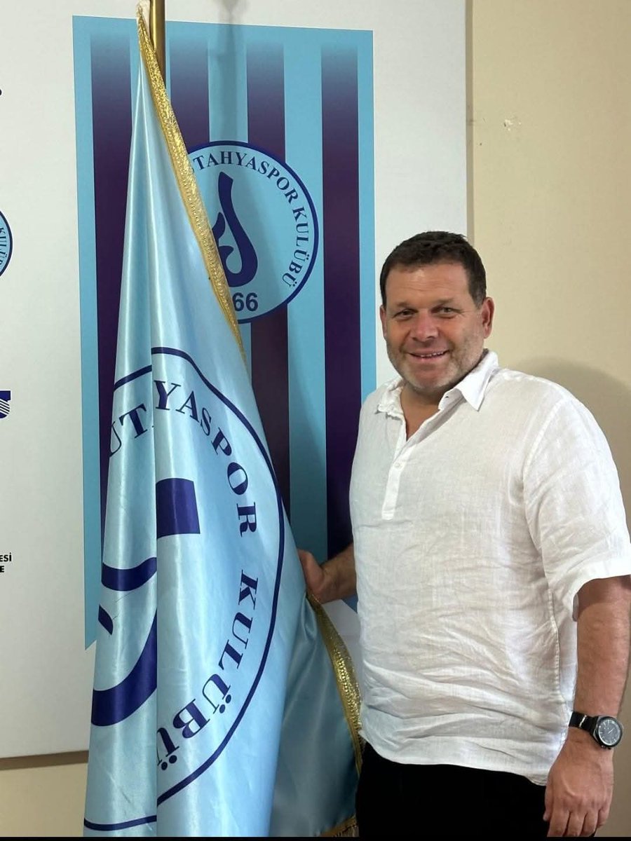 Eskişehirspor tecrübeli teknik direktör Hakan Şapçı İle büyük ölçüde anlaştı. Tesislerde yönetim ile son görüşmeyi yapan Şapçı'nın imza atması bekleniyor.