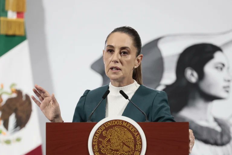 La presidenta de México, Claudia Sheinbaum, aseguró que no asistirá a la Cumbre de las Américas prevista para los días 4 y 5 de diciembre, en República Dominicana. 
cubadebate.cu/noticias/2025/…