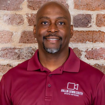 ronaldwallace's tweet photo. #NewProfilePic https://t.co/lhKkh34TJC