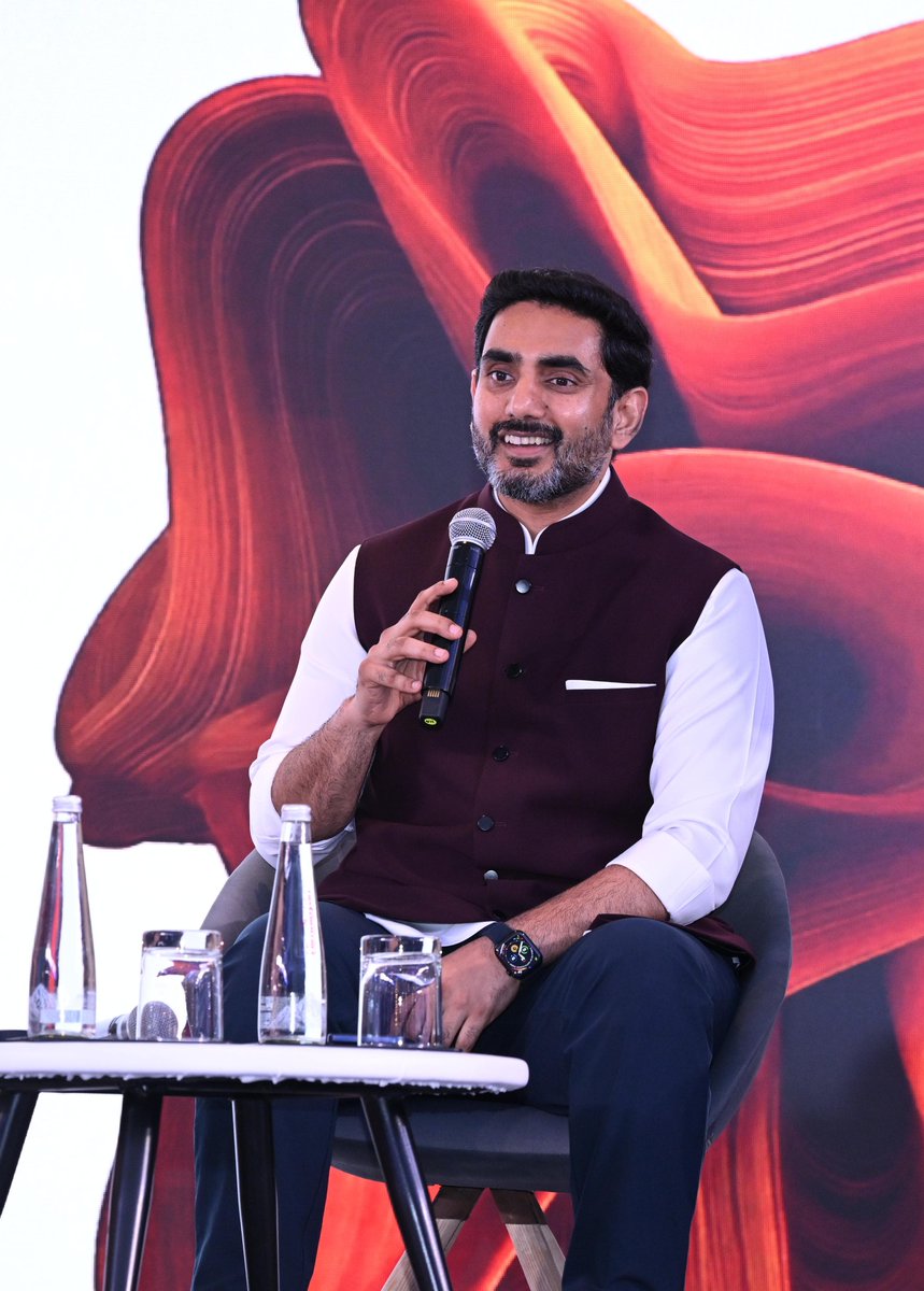 naralokesh's tweet image. #YoungestStateHighestInvestment
#GoogleComesToAP
Today, we’ve inked a landmark pact with @Google to build a 1 GW hyperscale data center in Vizag. Google will invest up to $15 billion over 5 years, fueling Andhra Pradesh’s rise as India’s data capital.
Destiny has come…