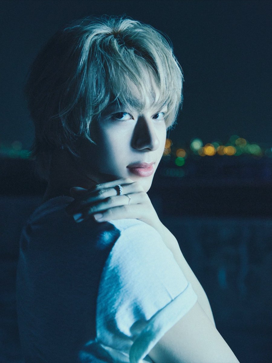 ท่าโพสสวยไม่สร่าง มุมจะมืด แต่ความสวยยังชัดเจนมาก