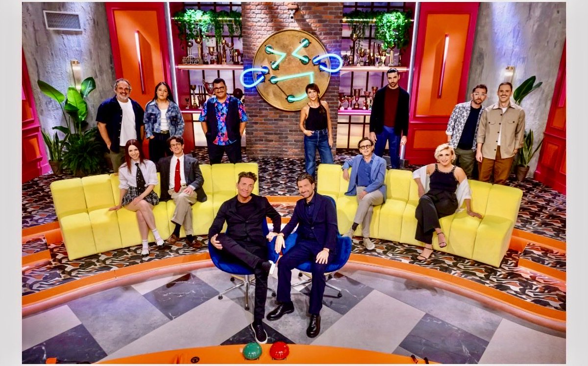 Ecco il cast ufficiale di LOL: Chi ride è fuori 6. Dieci comici per il titolo di “re della risata” senza ridere: <a href="/FrisciaSergio/">Sergio Friscia</a> , Carlo Amleto, Valentina Barbieri, Giovanni Esposito, Barbara Foria, Francesco Mandelli, Paola Minaccioni, Scintilla, UfoZero2 e Yoko Yamada.