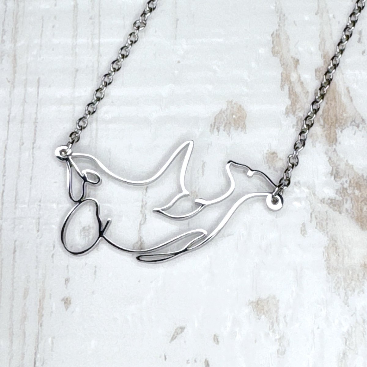 one line.whaleネックレスのシャチ再入荷しました✨
さりげなくシャチ好きをアピールできる、大人かわいいアイテムです♪

whalemaker.stores.jp/items/65f5b50d…