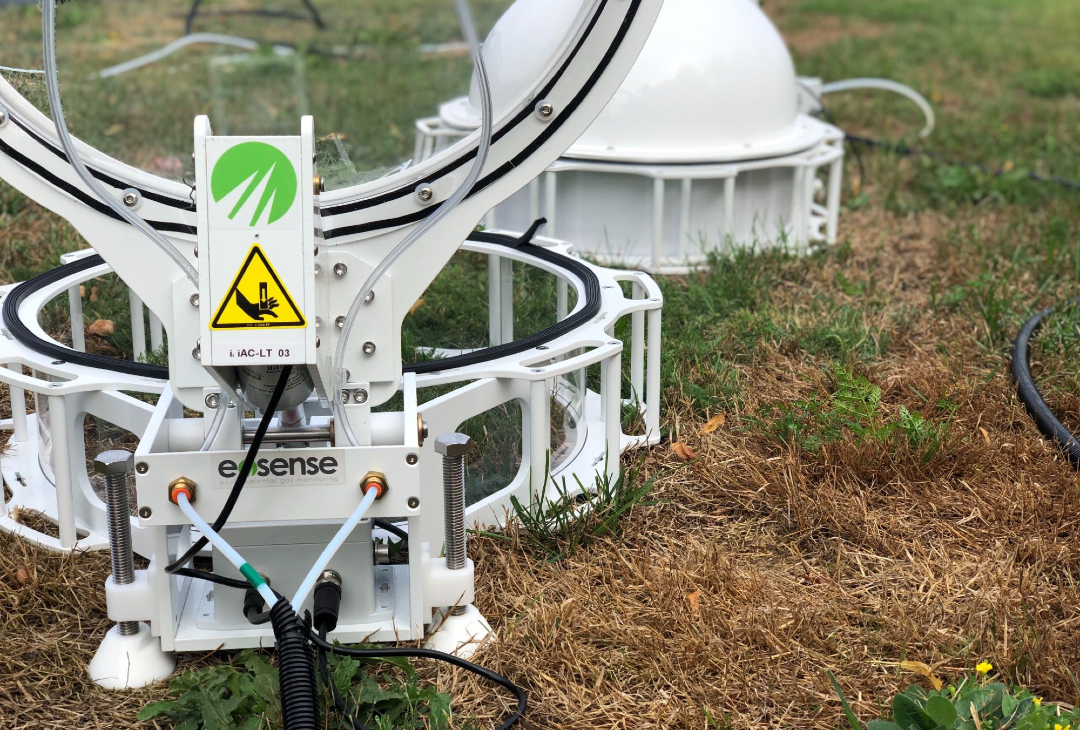 With the FluxLink multiplexer at the center of your system, you can
monitor real-time fluxes 📡
spot issues early ⚠️
verify performance ✅ 
leave the field with confidence 🚙.
Better data, smoother campaigns, peace of mind.
#Eosense #FluxLink #FieldResearch #Realtime