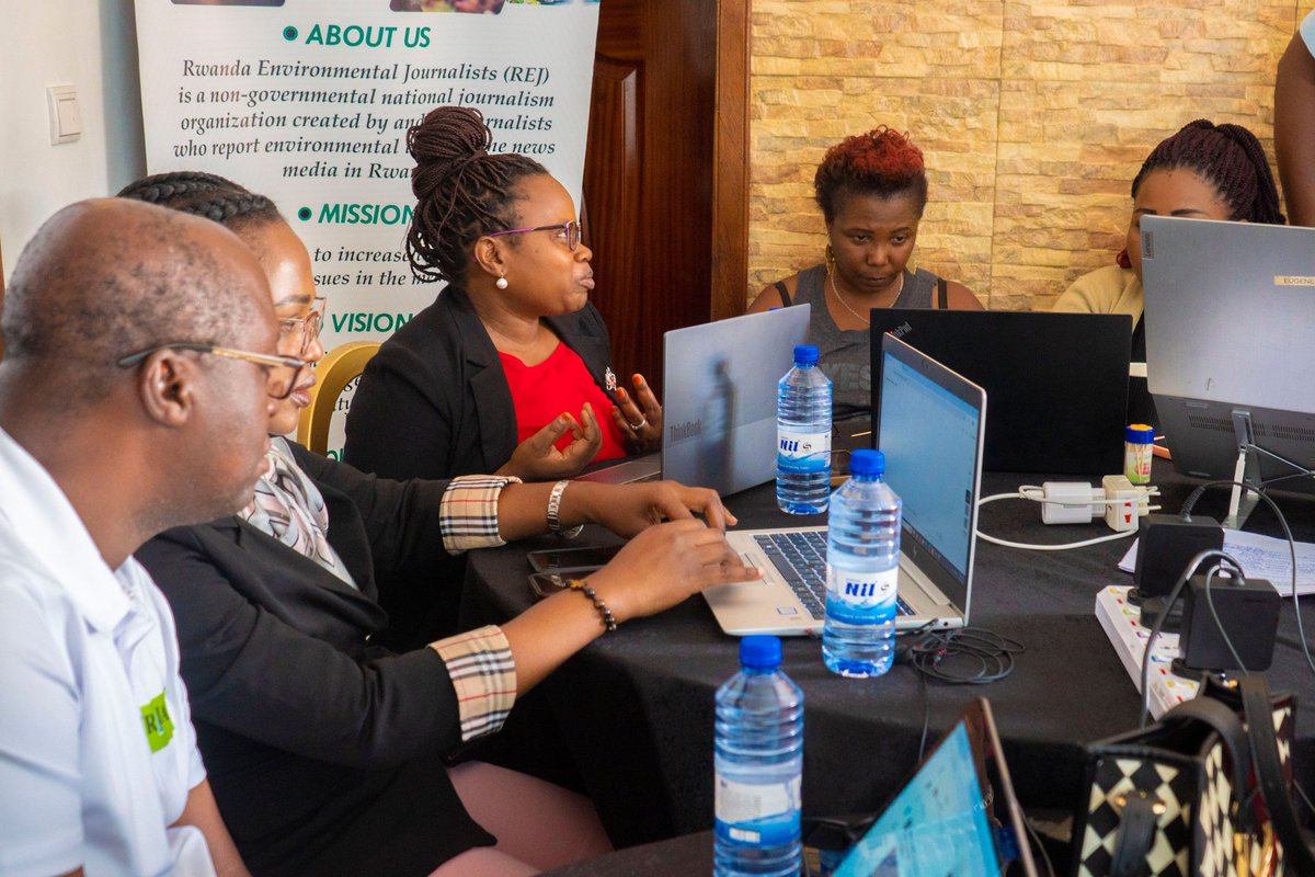 EnviroRwanda's tweet image. Did you know pictures can also be used to spread fake news? 🖼️
Fact-checking isn’t limited to text — it applies to images too. Tools to verify image authenticity include:
1️⃣ image.google.com
2️⃣ tineye.com
3️⃣ bing.com
#FactChecking