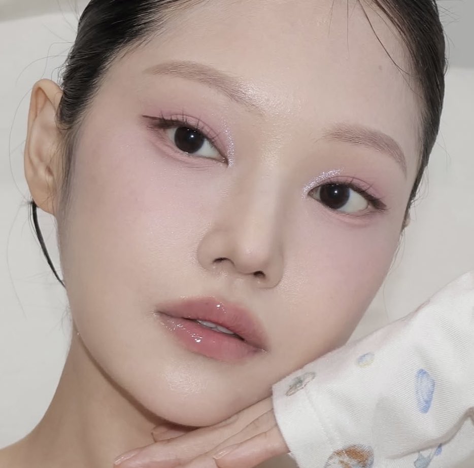 _9743_o_sub's tweet photo. 剛毛眉女でも薄眉ピンクブラウンになります‼️
垢抜けたければ絶対買え‼️眉コンシーラー不要‼️ https://t.co/c87DAypZVk