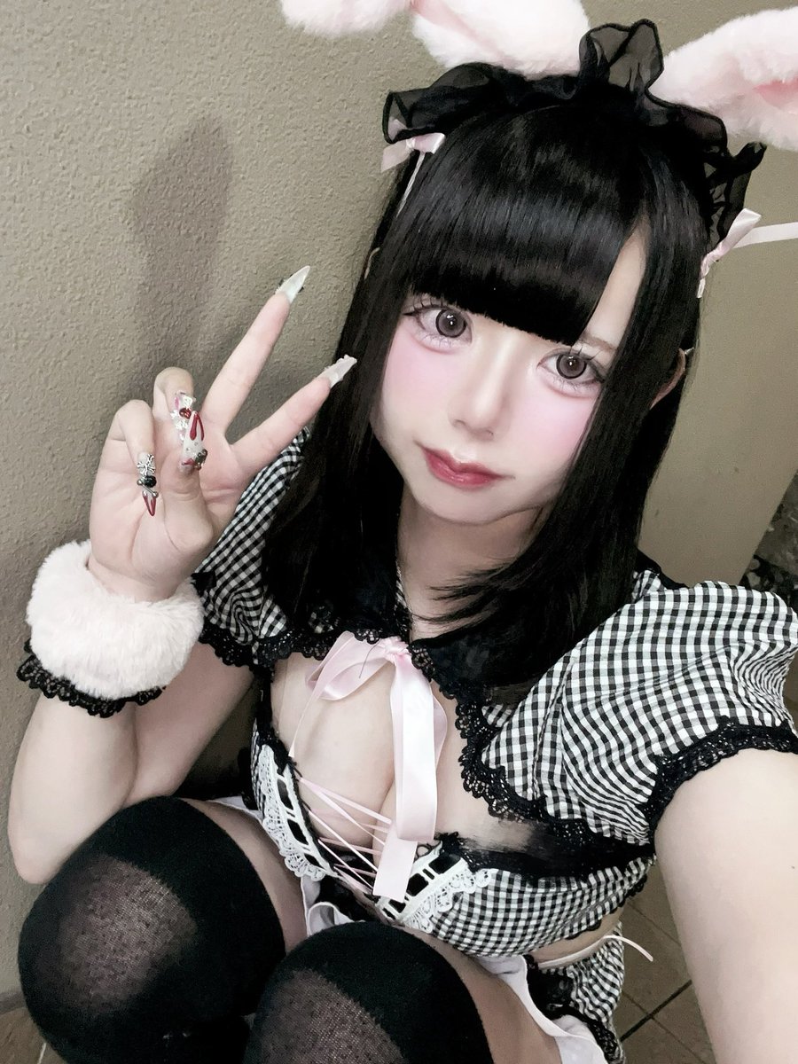 こんな顔じゃないけどまあいいや♡(&gt;_&gt;)