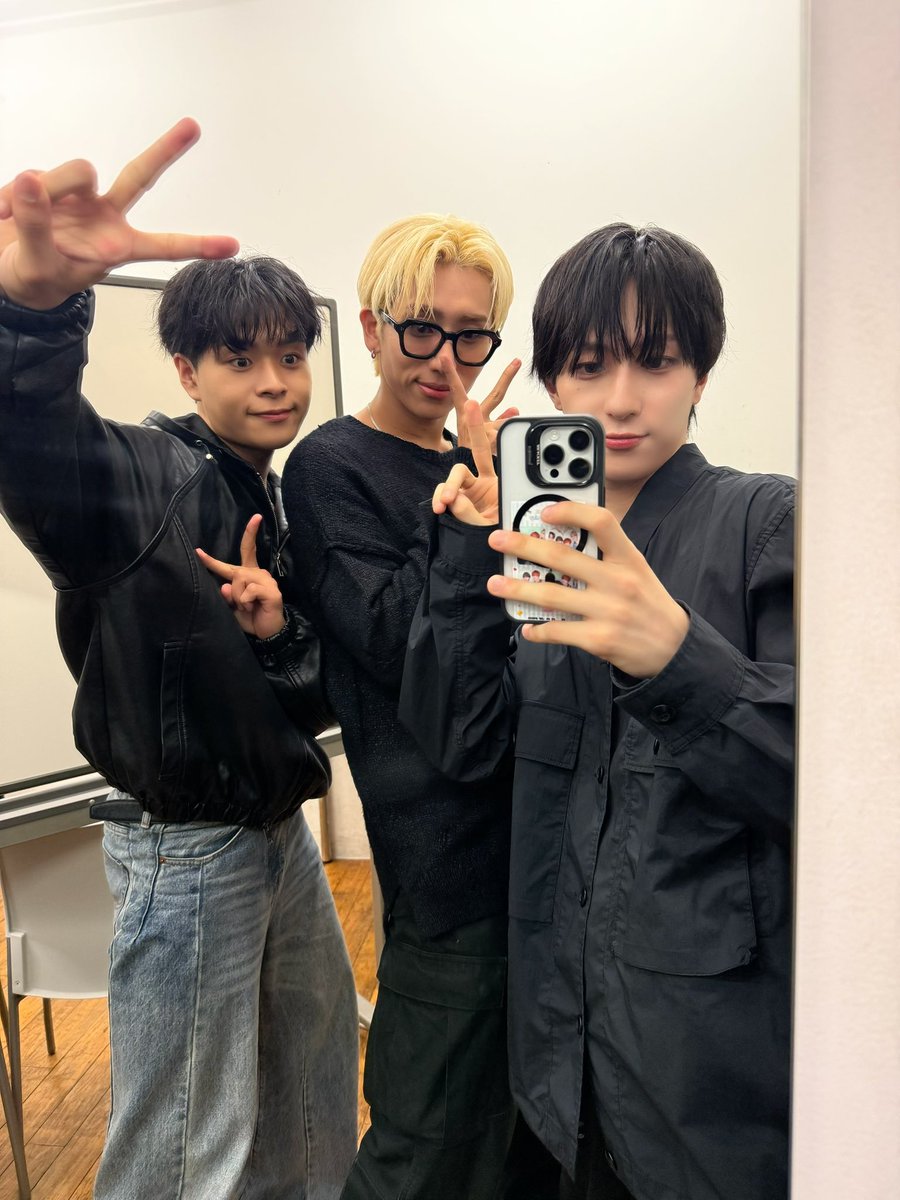 [#SHINSUKE]

インスタライブ楽しかった！！

12月のライブが徐々に近づいてきてわくわくだよ〜🙌

#OCTPATH #四谷真佑