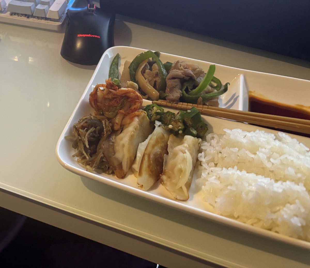 はる tweet media