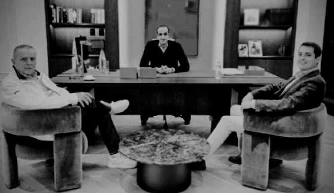 ParisKourtzidis's tweet photo. ✍️🔥 Μία φωτογραφία, χίλιες λέξεις... επιβεβαίωσης! 🤑
✒️ #LoneReporter #Lone_Reporter ✒️ https://t.co/yt3KDGGpXD