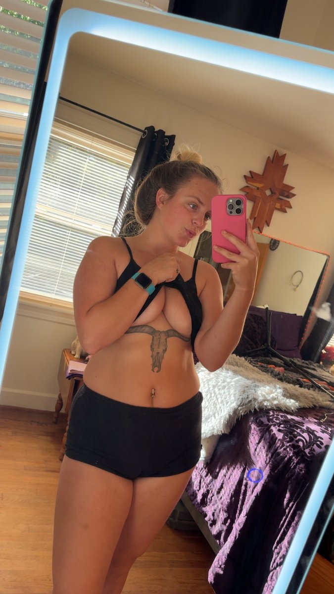 Dirtygirl43's tweet photo. Like what you see rt 😘 https://t.co/BGdmElx1H9