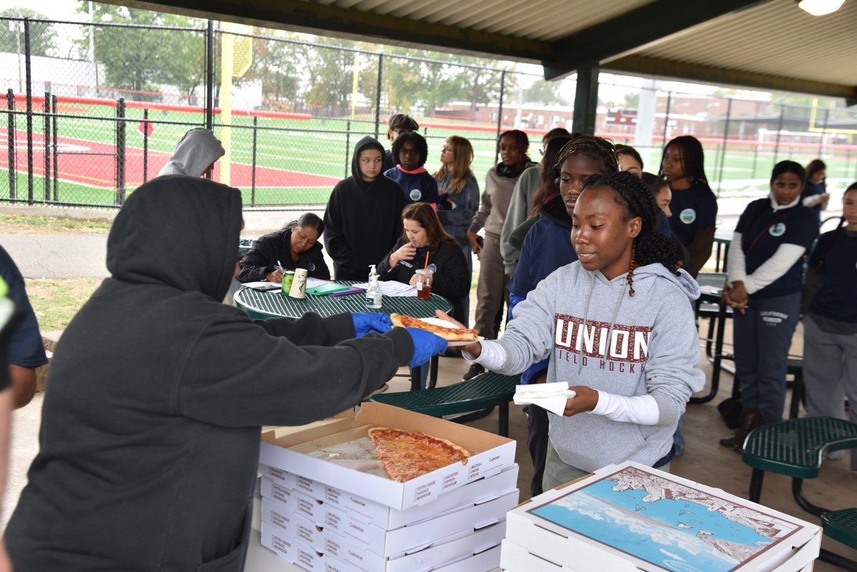 This year’s Operation Clean Sweep was a massive success, all thanks to our incredible volunteers! We had a fantastic day working together, cleaning up our parks, streets, and public spaces to make our town shine. We can't wait to see you all again next year!