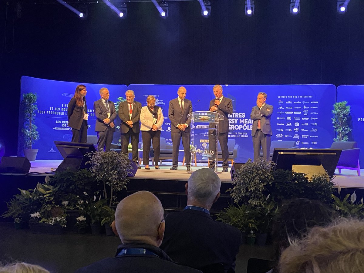 Très intéressantes 3ème rencontres <a href="/GIP_RoissyMeaux/">Roissy Meaux Aéropôle</a> sur le thème #Hydrogene aujourd’hui avec des passionnantes tables rondes. 
De belles perspectives notamment dans #aeronautique avec <a href="/Airbus/">Airbus</a> ou #automobile avec <a href="/renaultgroup/">Renault Group</a> 

Merci <a href="/JFCope/">Jean-François Copé</a> et tous les organisateurs !

<a href="/CCI_95/">CCI Val-d'Oise  🇫🇷</a>
