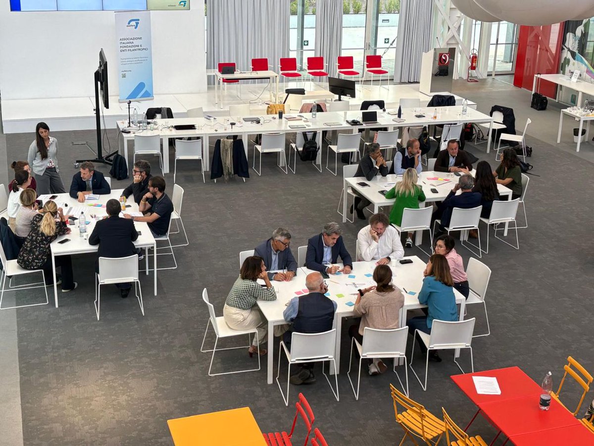 Il 1 ottobre il nostro Direttore, Gianluca Vacchini, ha partecipato all'incontro nella splendida sede di Fondazione Golinelli  a #Bologna, quale componente del Consiglio Nazionale di <a href="/assifero/">assifero</a>.
Che belle, queste opportunità di confronto!

#fondazionenovarese #fondazionidicomunita