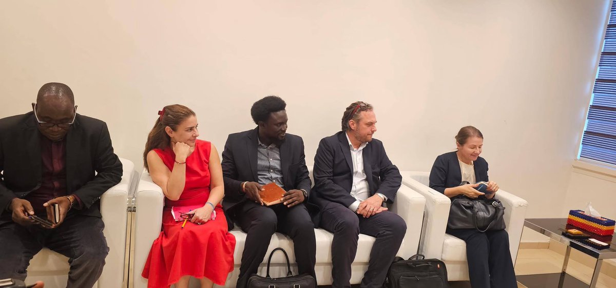 #Tchad 🇹🇩
Les échanges avec SE Ministre déléguée aux Affaires étrangères, Mme Fatimé Aldjineh Garfa ont permis d'identifier plusieurs axes de coopération avec l'#UNOPS - santé, éducation, agriculture, recensement - en vue d'un partenariat renforcé et à fort impact 🤝