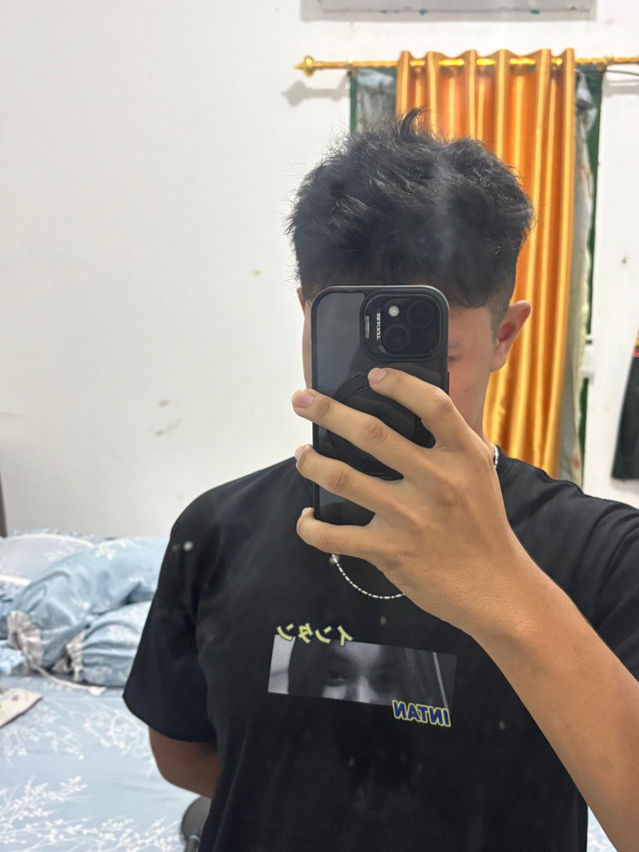 rapiiip1707's tweet image. ekhmm deal ya tema kita prince n princess.aku kangen kali dan yey kita ngobrol lagi makasih VCnya,yang tadi itu maap dan harap maklum ya nuy hehe.btw aku lupa bilang,kan otpit kita sama sama hitam nah dibaju aku ada kamunya hehe.semangat kegiatan ya bub❤️🩹@N_IntanJKT48
#intaraksi