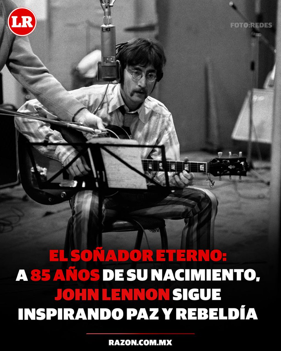 Salva__RC's tweet image. #TalDíaComoHoy pero de 1940 nació en Liverpool, Inglaterra, #JohnLennon, una figura que marcó un antes y un después en la música contemporánea.
Creador de la banda más grande del siglo XX y compositor de himnos de paz, que se siguen escuchando en eventos de carácter mundial.