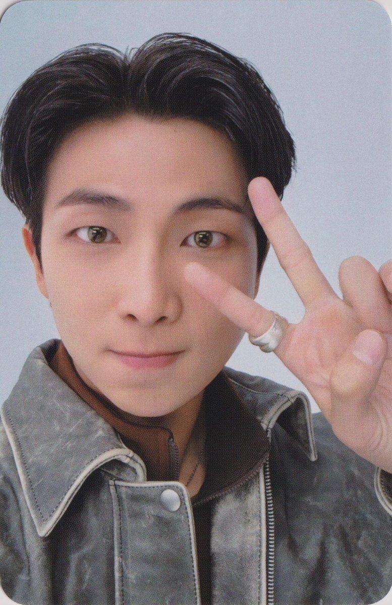 thvwendyy's tweet photo. REPASSE DA @koomiiny | NAMJOON ARMYZONE 2025 - ceg @ninieunicegs 

— R$80 para ela + fretes e taxa para os goms (posso negociar) 
— CEG INTER 
— Pagamento imediato, não reservo
— Repassando pois estou parando de colecionar https://t.co/SeJAKrtYDV