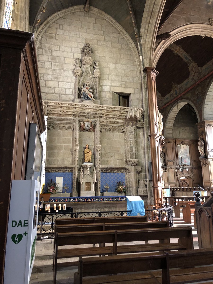 vivascarlett1's tweet photo. #Fougeres Church of Saint-Sulpice and relics of Roman martyr Saint Viviane #Brittany #Breizh #France https://t.co/x6k3MzpgJC