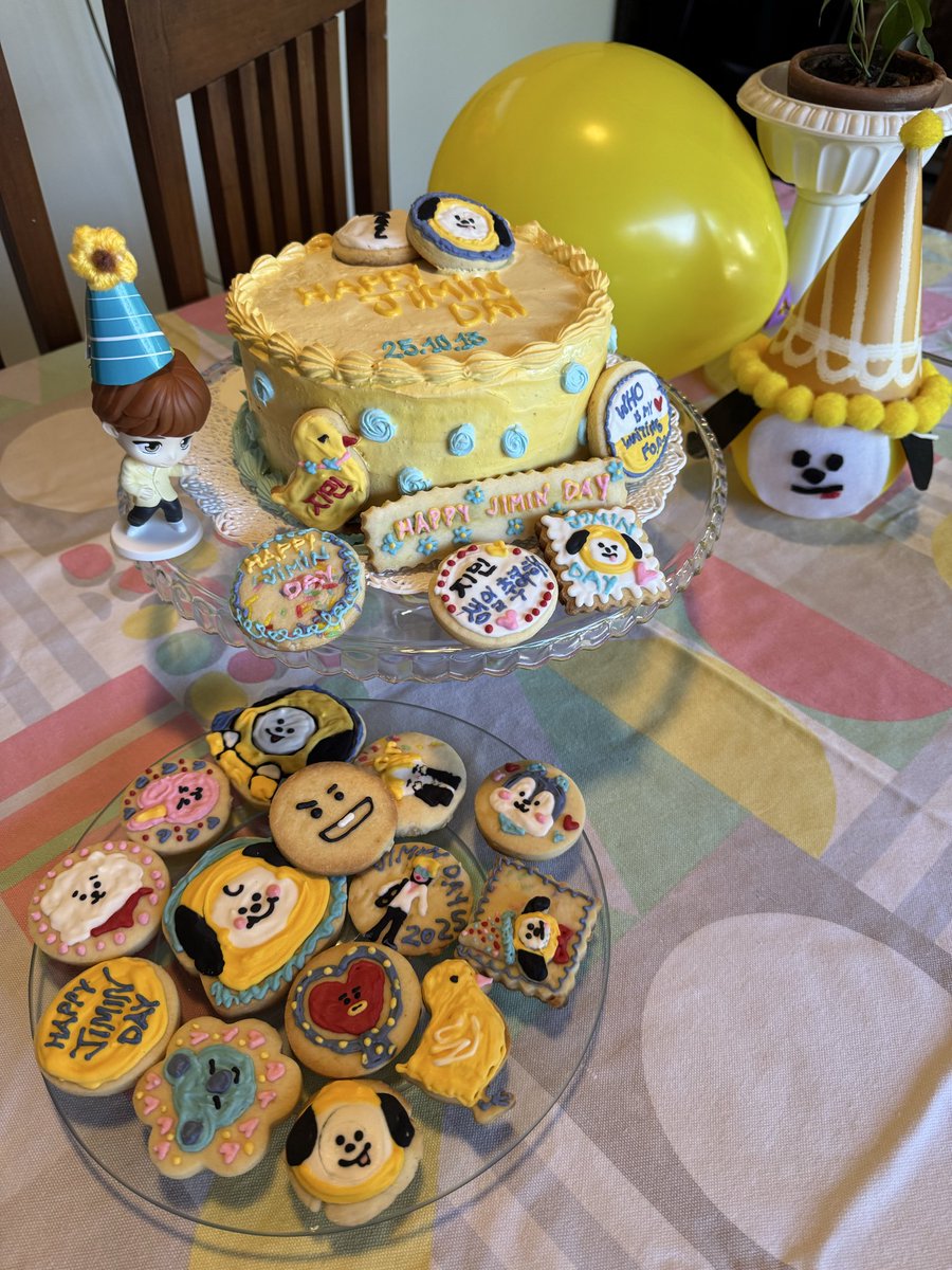 jiminyeahbaby's tweet image. Happy Birthday My beloved Jimin 🥳✨💫🎉🎂🍰

#CakeForJiminContest @jiminiemelody
#HappyJiminDay 
#OurMuseJimin 
#30YearsOfKindness