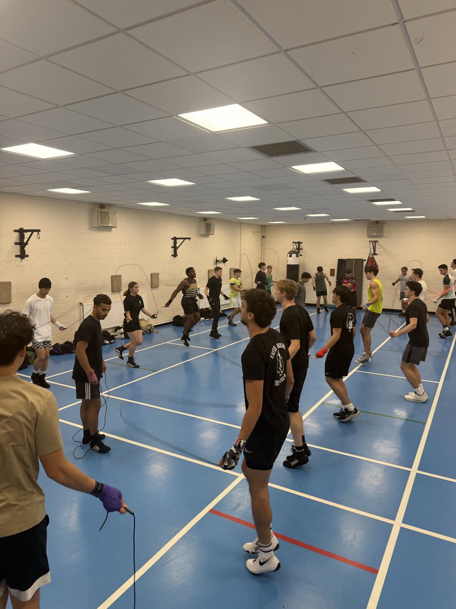 BoxingExmouth's tweet photo. More great numbers at training last night with @UniofExeter and @exmouthABC https://t.co/WO6fWRQtYM