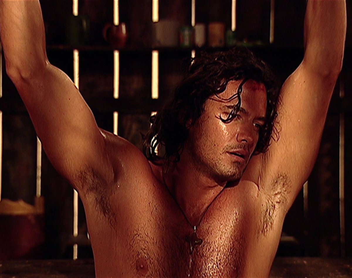 PasdeGavilanes's tweet photo. #PasiónDeGavilanes #PDG96 Dínora le recuerda a Juan que en ese momento debería estar casándose con Norma. https://t.co/ULpX3vXjGl