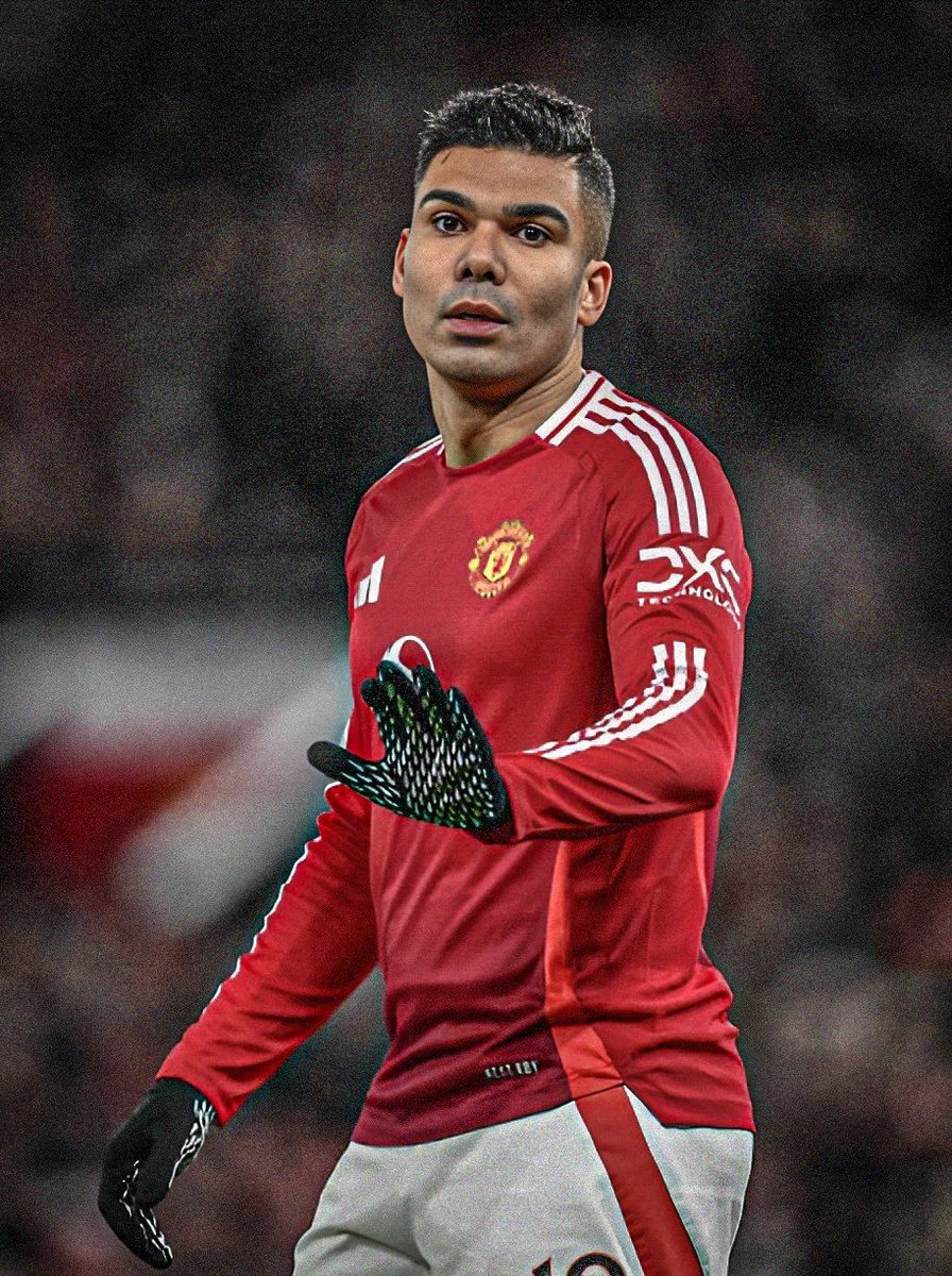 🚨🚨🌕| JUST IN: Manchester United have not ruled out keeping Casemiro beyond the end of the season, but the midfielder would likely have to accept a pay cut if he wants to stay. [<a href="/RobDawsonESPN/">Rob Dawson</a> ]