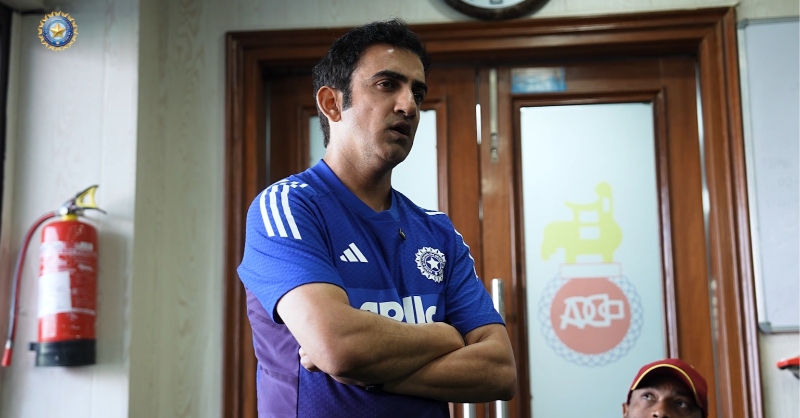 BCCI's tweet photo. Mentoring Masterclass ft. @GautamGambhir

The West Indies Head Coach Darren Sammy invited India’s Head Coach over to talk to the boys after the Test series and what unfolded was a pure masterclass! 👌- By @Moulinparikh  

🔽 Watch | #TeamIndia | #INDvWI | @IDFCFIRSTBank