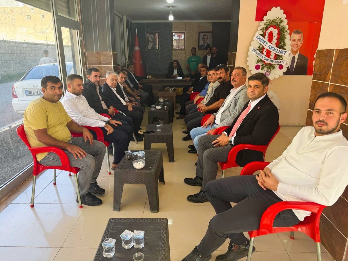 viransehir_chp's tweet photo. CHP Viranşehir İlçe Başkanlığımıza yapılan nazik ziyaretlerindendolayı İl Başkanımız Sn Ferhat Karadağ’a İl yöneticilerimize ve İl Gençlik Kolları Başkanımız Muhammed Üveys İzol’aen içten teşekkürlerimizi sunuyoruz @karadagferhatt @MTanal @MustafaKILIER1 @uveysizol  @mstftpkn4 https://t.co/cddieLFKrq