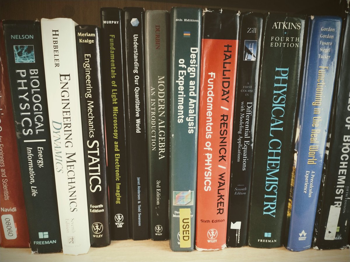 CAS_ReproLab's tweet image. Book covers don't only communicate with their titles, they add 'intonation' with their fonts. 🤔 #ProcrastinatingInMyOffice