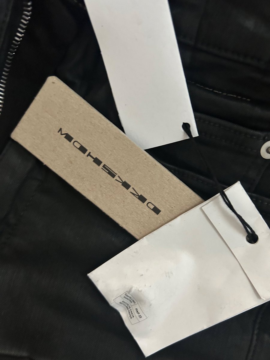 xacshecstasy's tweet image. 金返せ