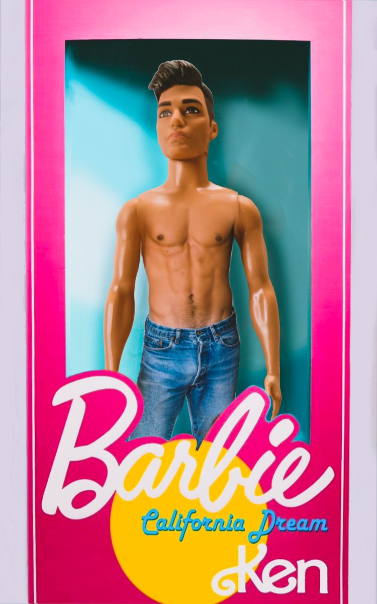 JJbeButtons's tweet photo. Another piece from my Barbie series https://t.co/tXbbzIpl7s