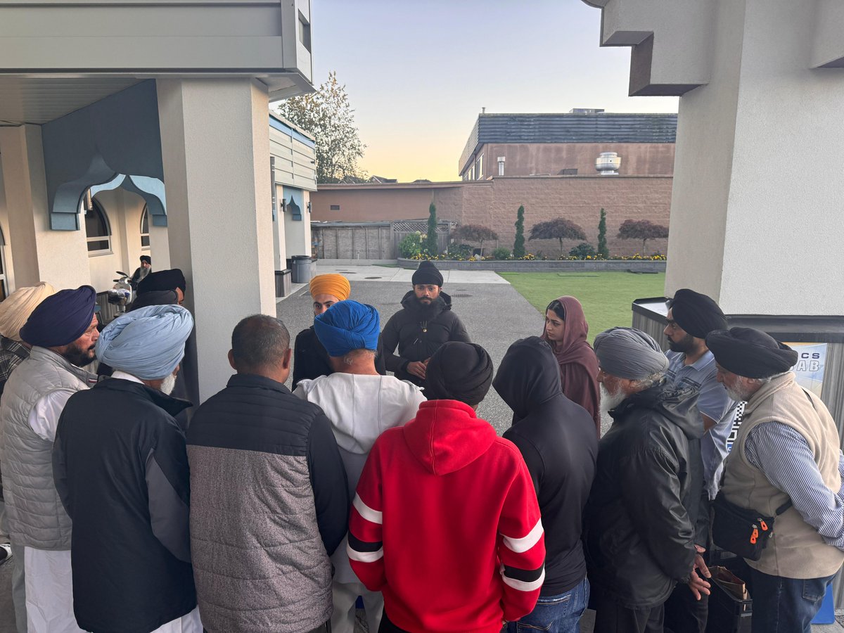 Harm reduction outreach by <a href="/TeamSOUDA/">SOUDA • ਸੋਧਾ</a> outside <a href="/SurreyGurdwara/">Surrey Gurdwara</a>