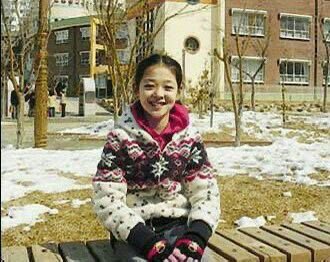 jechberry's tweet photo. 코로나를 모르고 떠난 너와 
많이 변했고, 또 여전히 다르지 않은 세상 사이에
벌써 6년이 흘렀다는 게 믿어지지 않네 
언제나 처음처럼 보고싶어 
부디 기억에는 오래도록 남아주길 바라며 

잘 자 좋은 꿈 꿔 사랑해 https://t.co/O72uLS1AIx