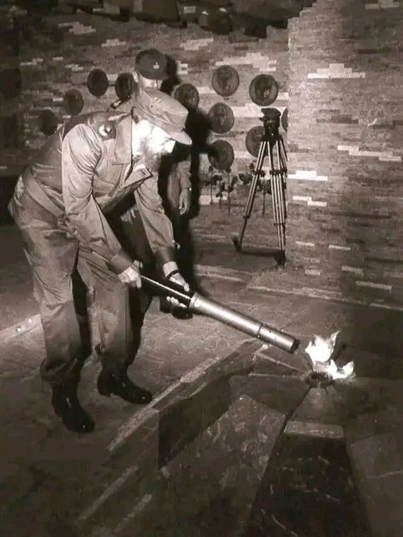 Un día cómo hoy llegaban a Santa Clara los restos del Che y de sus compañeros de guerrilla.
#CubaViveEnSuHistoria 

Hasta la Victoria Siempre!
