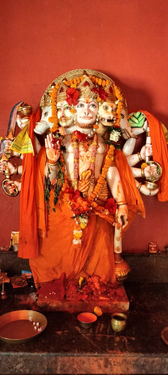 पंचमुखी हनुमान जी मां भद्रकाली के प्रांगण में अवस्थित  संध्या दर्शन कीजिए।✴️🕉️✴️🙏