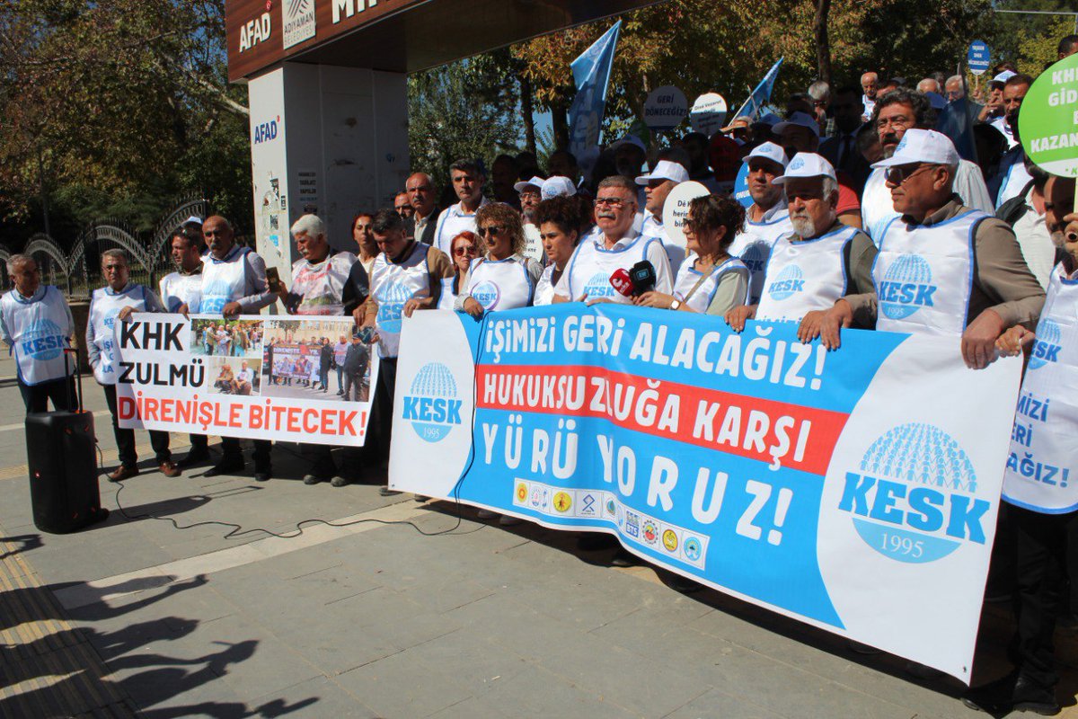 KESK'in KHK ile ihraç edilen kamu emekçilerinin başlattığı yürüyüş Adıyaman'da. KESK Eş Genel Başkanı Ahmet Karagöz: "KHK zulmü mücadele ile bitecek!"  ankahaber.net/haber/detay/ke… #ankahaberajansı