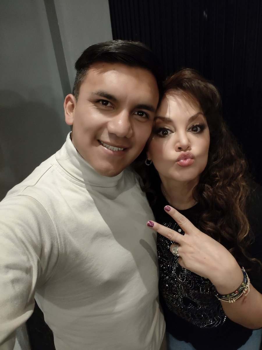 JesusLopezOf's tweet photo. Con la reina de reinas #Tatiana #LaReinaDeLosNiños #Infancia https://t.co/O7VqCaiCVq