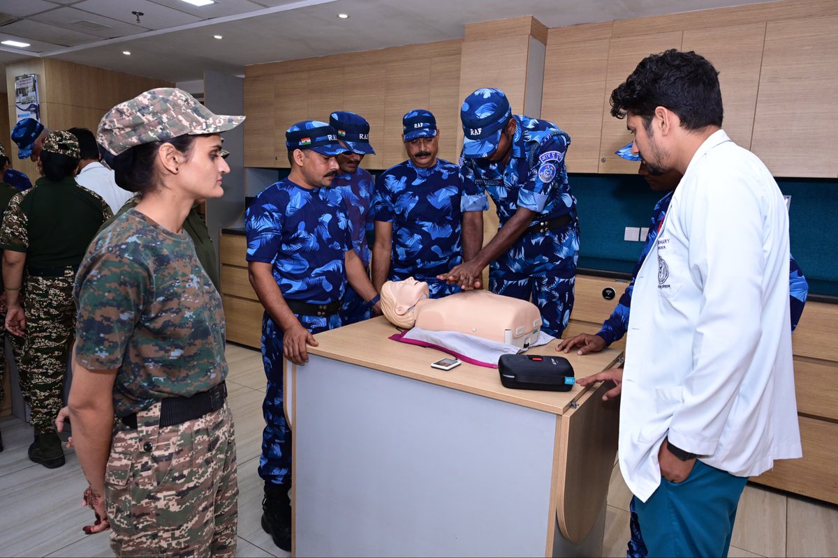 aiims_newdelhi's tweet photo. Day 2 of #CPRAwarenessWeek

Training sessions held at the SET Facility for paramilitary forces. Using a “Train the Trainer” model, AIIMS aims to create a CPR-aware society through ripple-effect learning in communities. 
@MoHFW_INDIA @crpfindia @gpsinghips https://t.co/u9fZ31qaEv