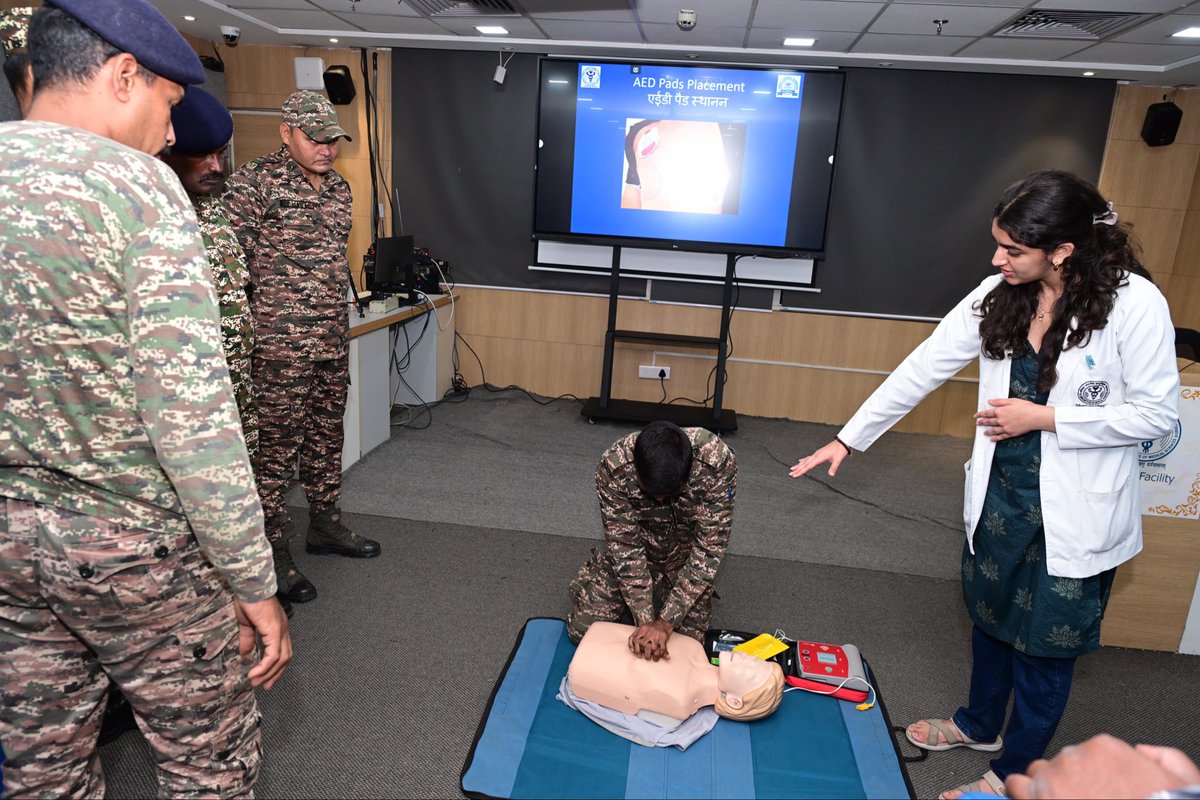 aiims_newdelhi's tweet photo. Day 2 of #CPRAwarenessWeek

Training sessions held at the SET Facility for paramilitary forces. Using a “Train the Trainer” model, AIIMS aims to create a CPR-aware society through ripple-effect learning in communities. 
@MoHFW_INDIA @crpfindia @gpsinghips https://t.co/u9fZ31qaEv