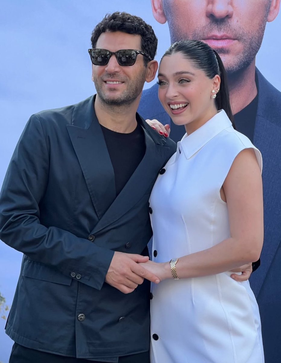 arab2turk's tweet photo. #MuratYıldırım ve #CemreBaysel
مراد يلدريم و جيمري بايسال في مدينة كان الفرنسية https://t.co/7BvPU8r3DX