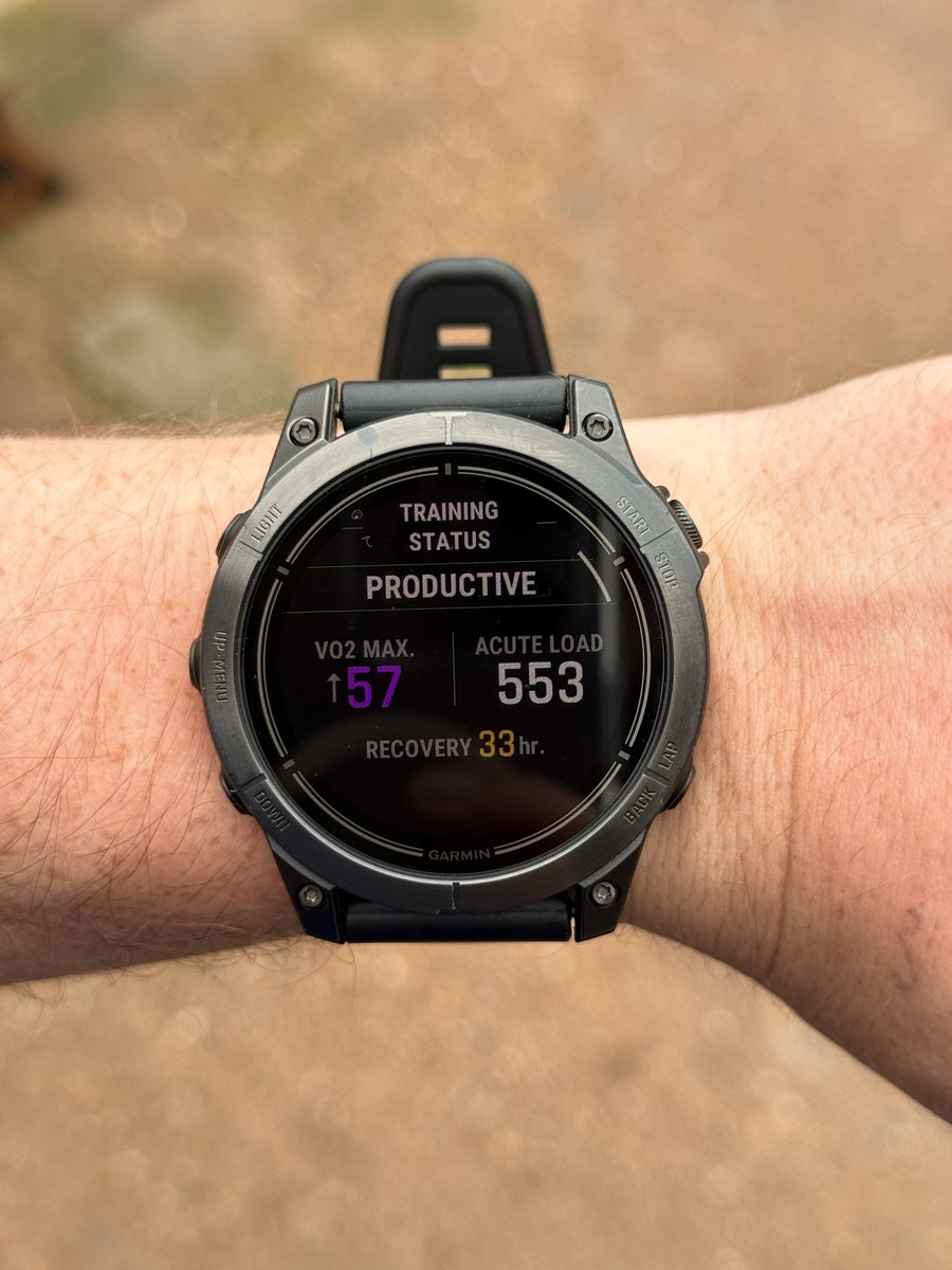 Garmin suggested 4x9 mins tempo today. Not bad to get a 3rd fastest 10km time in a training run and a surprise VO2 Max increase! Just over 2 weeks until the 50k 👍