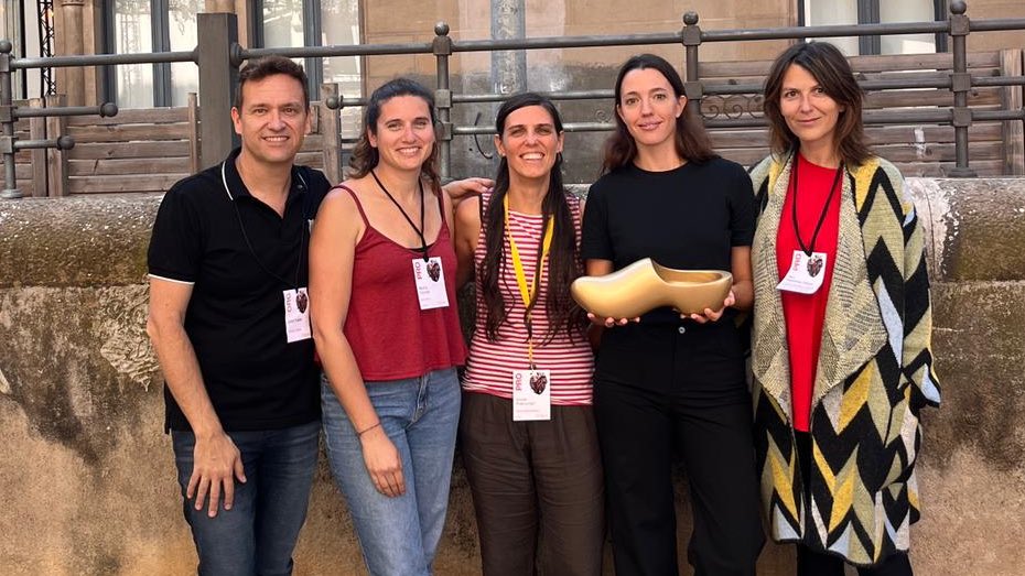 🏆En el marc de la <a href="/FMediterrania/">Fira Mediterrània</a> fem lliurament del #PremiDelfíColomé a #BRIDA, d’Ester Guntín.

👏🏼 Enhorabona! 

LLEGEIX-NE MÉS👉🏻 esdansa.cat/2025/10/14/bri…