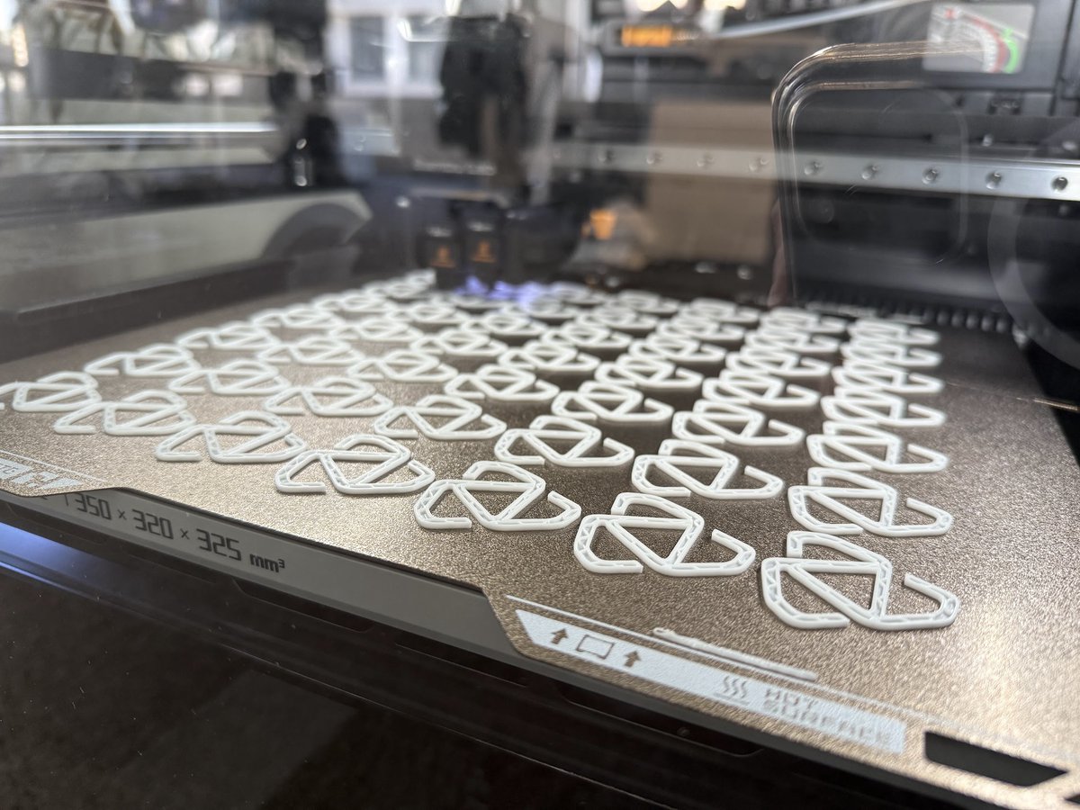 julian_englert's tweet image. So cool to see so many people at our lab opening at @adaptyvbio last week! Great mix of researchers, engineers and scientists working at the intersection of AI and bio. We ran lab tours all evening to show how we bring your proteins to life and our robot arm tirelessly counted…