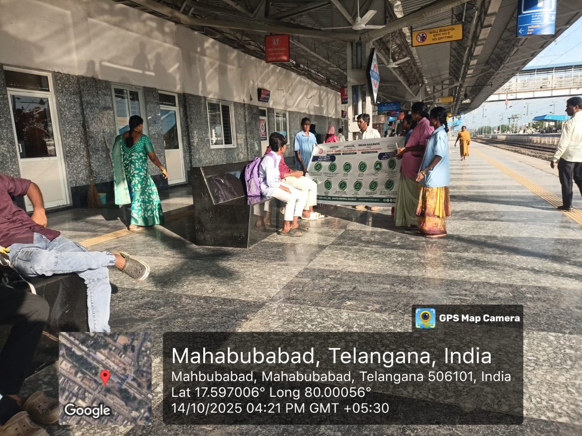 drmsecunderabad's tweet photo. #SwachhtaHiSeva2025 special campaign 5.0 conducted
@Mahabubabad Station @Secunderabad Division, focusing on the theme #SayNoToPlastic and promoting awareness to #NotToUseSingleUsePlastic. Letโs work together for a cleaner and greener future! ๐ฟ๐ท
@SCRailwayIndia
@RailMinIndia https://t.co/eTO4ahisCm