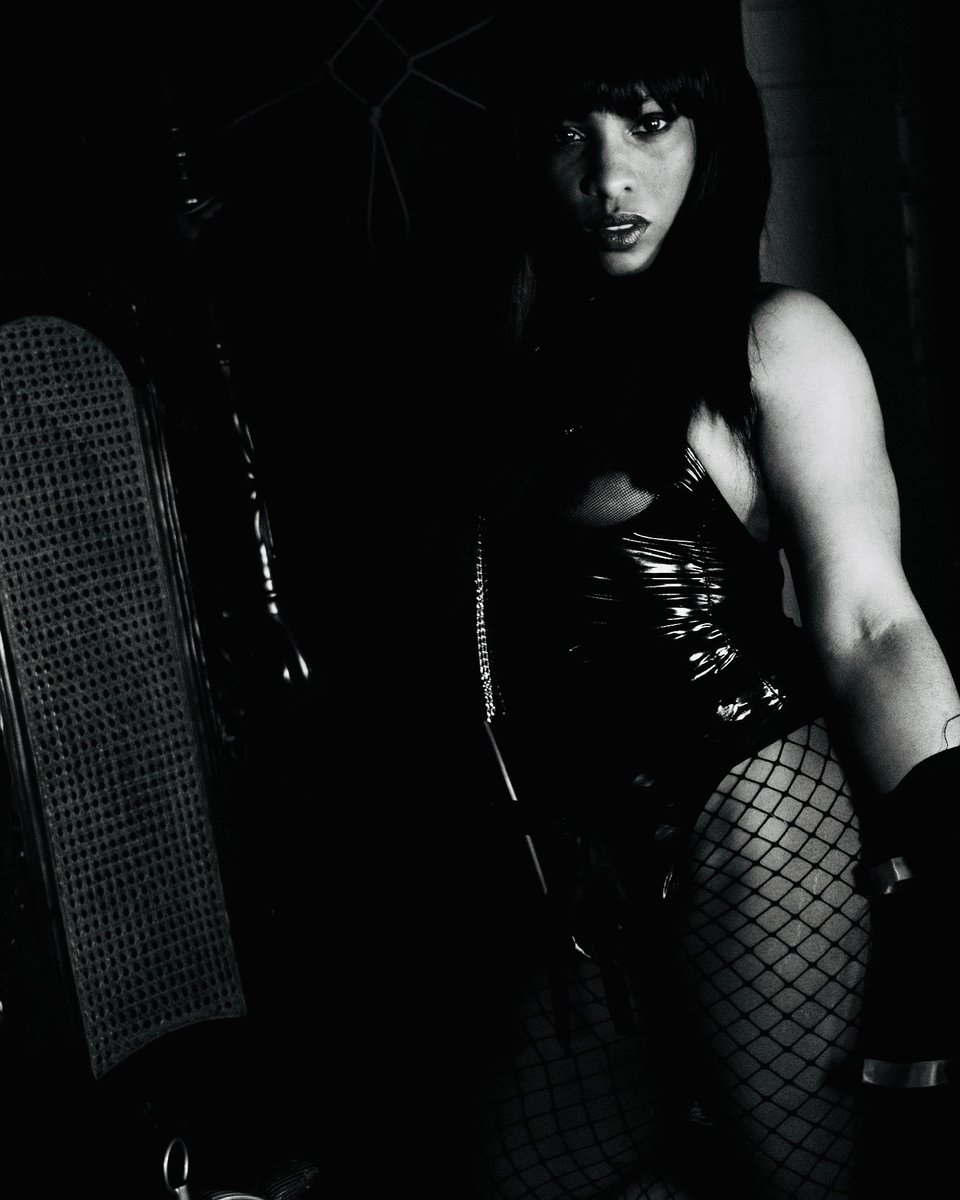 Mistress will be in the city of London over the weekend taking for your worshiping pleasures

@TrapDoorDungeon book in now as availability is limited. Don’t say I haven’t warned you sissy sluts &amp; pathetic puppy’s alike  🖤⛓️